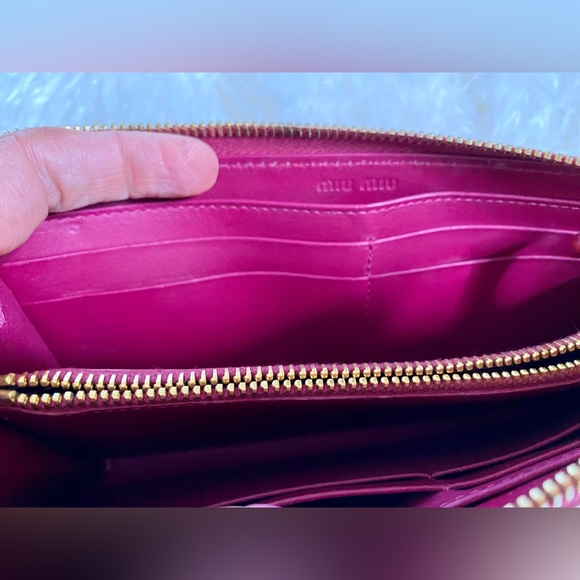 Miu Miu zippered wallet - Picture 11 of 14